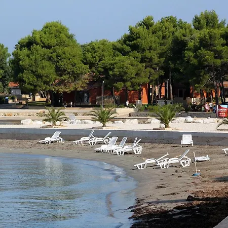 7063b * Umag
